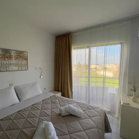 Ivory Serenity Theológos