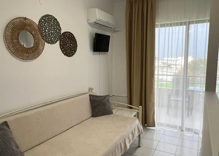 Ivory Serenity فندق 2*