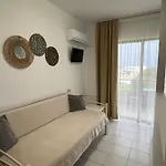 Ivory Serenity فندق 2*