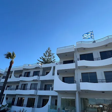 Ivory Serenity Θεολόγος